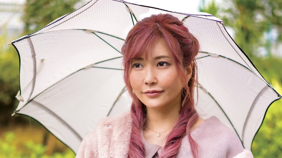 街角の綺麗でお金持ちそうな人妻さんにインタビューと偽り事務所に連れ込んで仕掛けたエロトリップでメ〜ロメロにして中出し性交！ かりなさん29歳