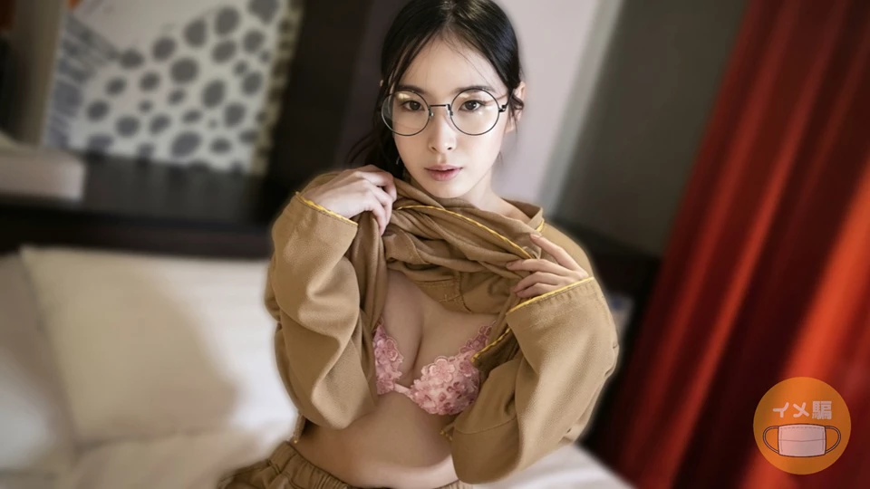 本屋で働く女子大生の初アナルセックス＆初３Ｐを貰っちゃいました